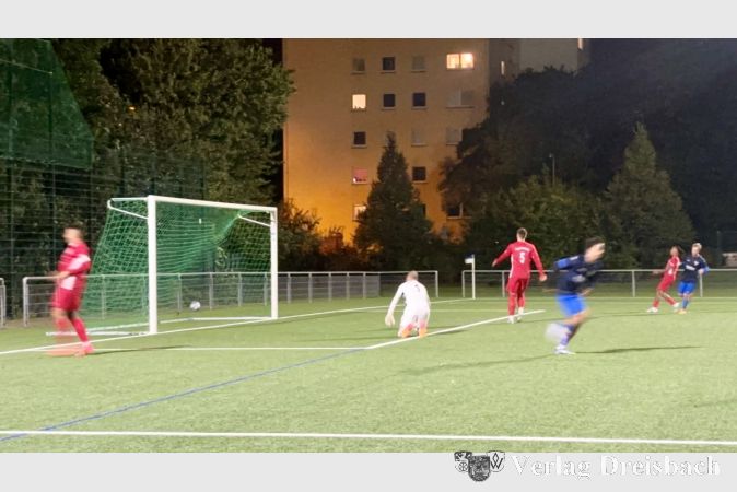 Mit seinem Tor zum 3:0 konnte B. Lafrikh den Schlusspunkt in der Partie gegen Hochheim setzen.