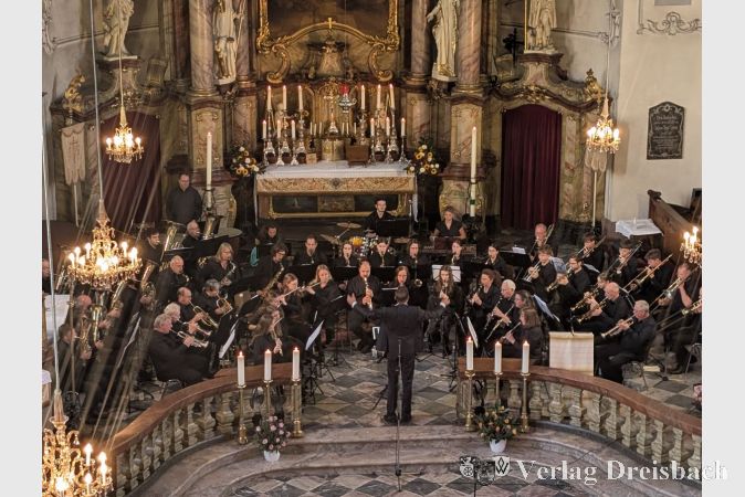 Klangvolle Tradition: Der Musikverein 1954 Flörsheim eröffnete mit dem Gedächtniskonzert den Vorabend des Verlobten Tages.