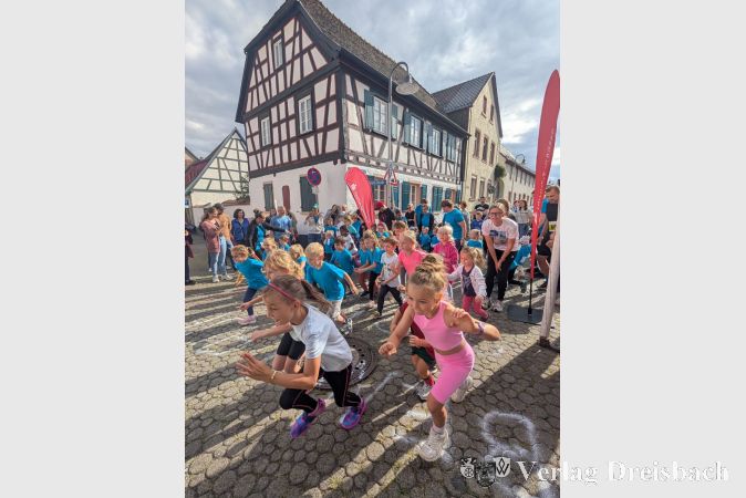 Mit großem Andrang fiel auf dem Gallusplatz der Startschuss zum 14. Flörsheimer Lebenslauf.