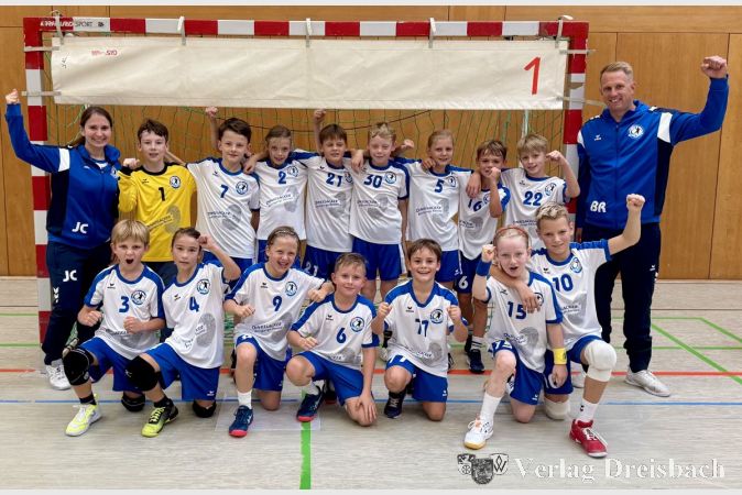 Fröhliche Gesichter bei der E-Jugend nach dem Erfolg gegen Eschhofen/Steeden.