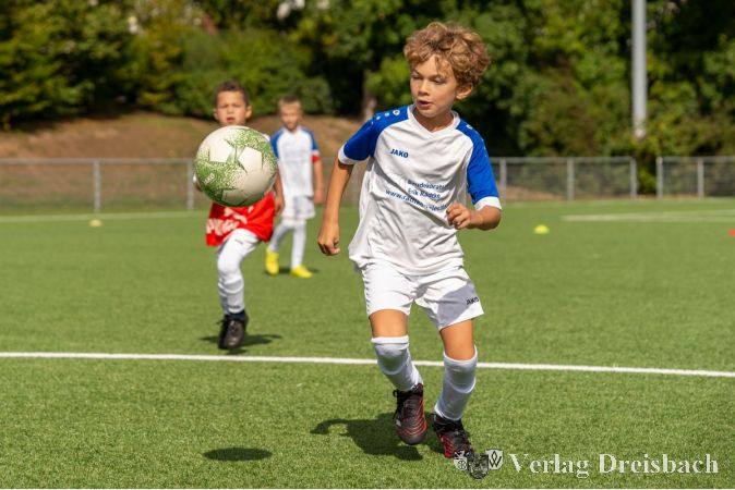 Volle Konzentration auf den Ball.