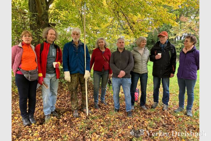 Ein starkes Team. V.l.n.r.: Daniela Erwig, Olaf Staehle, Bernd Zürn, Monika Eddison-Wild, Jürgen Mauckner, Birgit Fass, Volker Igstadt und Anita Wilke. Nicht auf dem Bild ist die Fotografin Birgid Örtel.