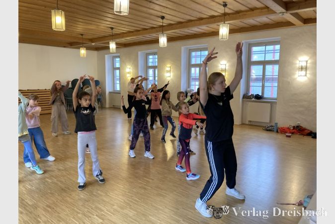 Unter der gekonnten Leitung von Marleen wurde Hip-Hop eingeübt.