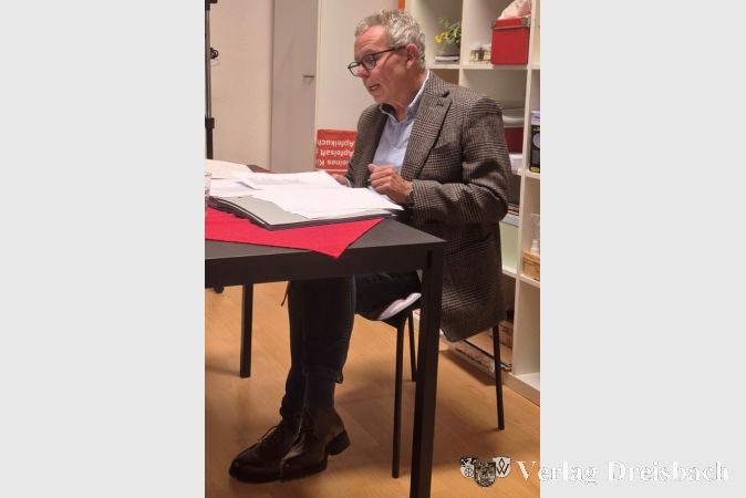 Klaus Störch las bei der Familie Marxheim.