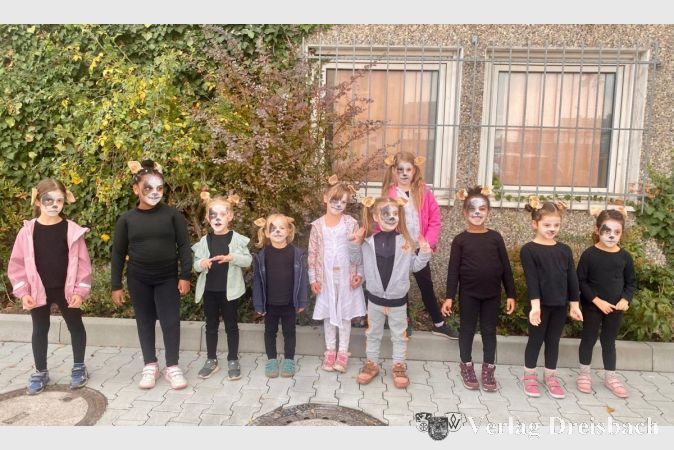 Die Nachwuchstänzerinnen des TVO beim Üben vor dem Auftritt.