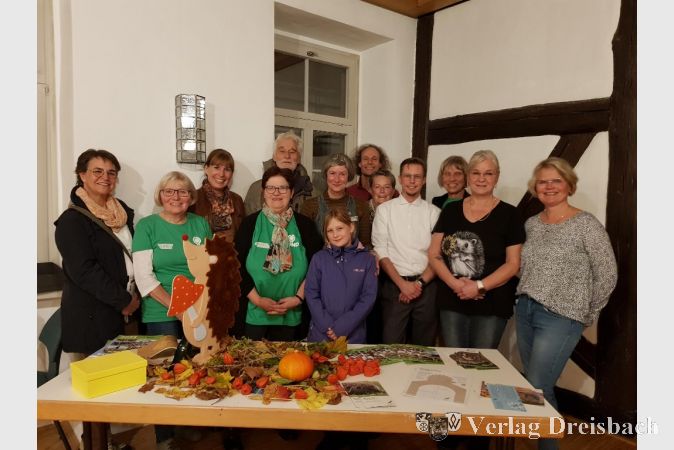 BUND-Mitglieder und interessierte Bürgerinnen und Bürger trafen sich zur Auftaktveranstaltung des IgelProjekts Hattersheim im Kutschersaal.