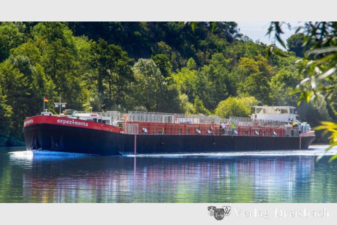 Das Schiff MS experimenta legt am 7. November in Rüsselsheim an.