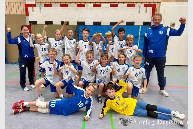 Die siegreiche E-Jugend der HSG Hochheim/Wicker nach dem Spiel gegen Münster.