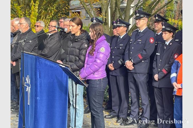Schülerinnen der Weingartenschule trugen Gedichte vor