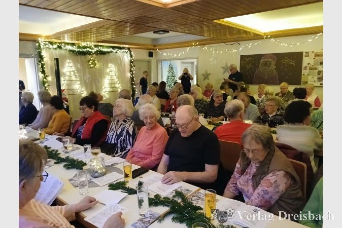 Weihnachtsfeier der „Fröhlichen Runde“ in den Räumen des DRK Okriftel/Eddersheim.