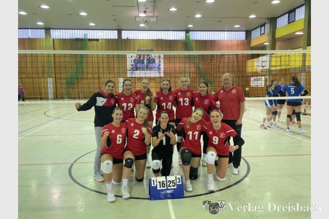 Die Damen 1 springen mit dem 3:1 auf Platz 3 der Tabelle.