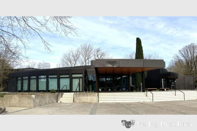 Die Hattersheimer Hattersheim wird nun doch nicht ausgelagert. Vermarktet werden soll sie aber trotzdem, man rechnet auf diesem Wege mit 300.000 Euro Mieteinnahmen.