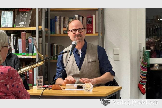 Bielenstein las aus seinem Roman: "Inspektor Takeda und der tödliche Ruhm“.