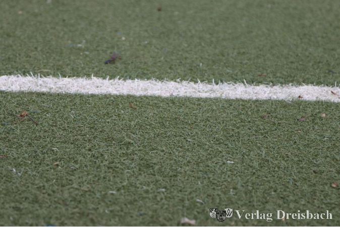 Der Kunstrasen des SV 09 ist nicht mehr der Standard des Untergrundes.