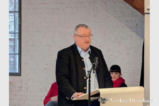 Bürgermeister Klaus Schindling hob die Bedeutung des Vereins für die Stadtgesellschaft und die Erinnerungskultur hervor.