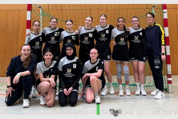 Die w. C-Jgd. nach ihrem Heimsieg gegen die JSG Sachsenhausen/Frankfurt.