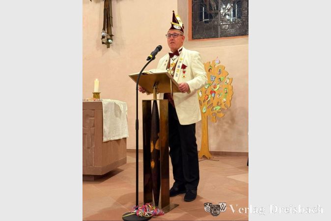 CCM-Vorstand Markus Enders las aus dem Brief des Apostels Paulus an die Gemeinde in Philippi.