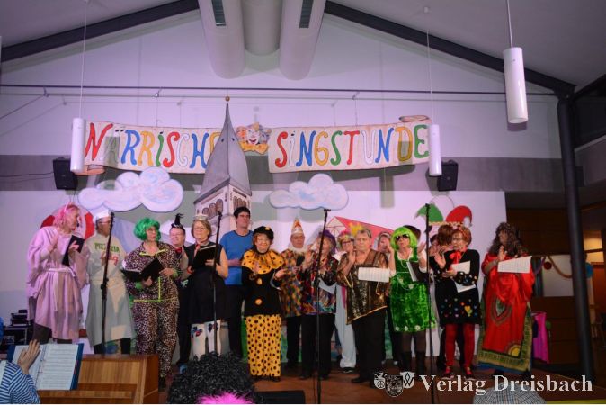 Bühne frei zur Närrischen Singstunde 2026 für den Katholischen Kirchenchor St. Martinus.