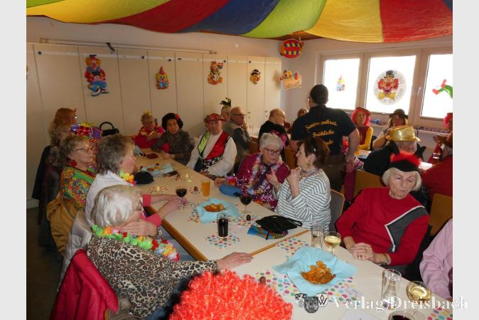 Foto: privat
Närrische Stimmung bei der "Fröhlichen Runde" zur Fassenacht.