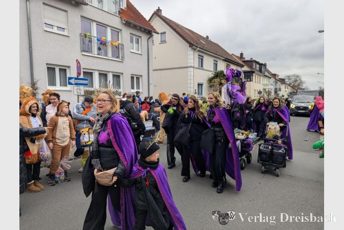 Ganz in lila und schwarz: Die TVO Diamonds.