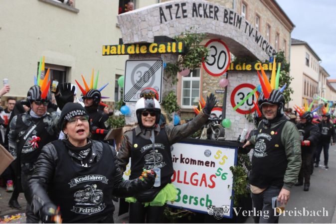 Foto: gus
Die "Kradfahrer Felzünd" waren auch ohne Motorräder laut genug, um die Aufmerksamkeit auf sich zu ziehen.