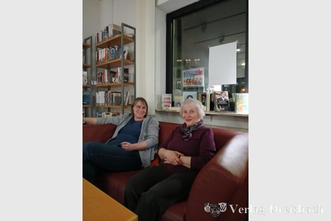 Foto: Gemeinde
Andrea Haar (links) und Renate Pletsch aus dem Büchereiteam.
