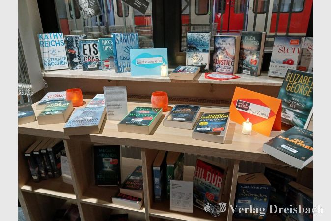 Foto: Gemeinde
Die gut bestückte Krimi-Ecke in der Gemeindebücherei.