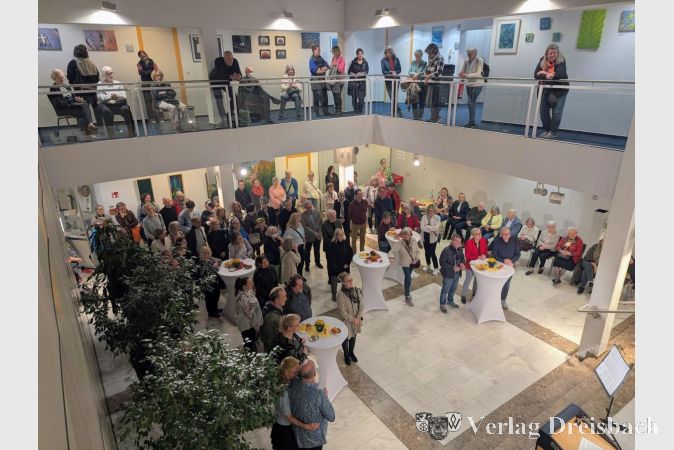 Foto: mpk
Sehr gut besucht war die Eröffnung der Ausstellung "Facettenreich" am Mittwochabend im Rat- und Bürgerhaus.