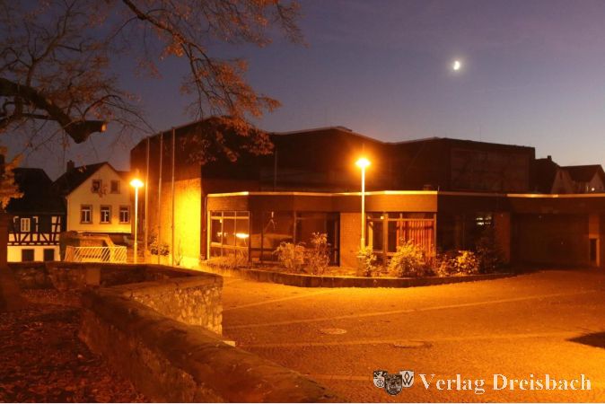 Foto: gus
Wie es sich andeutete, wird eine Sanierung des Galluszentrums von der KIS-Arbeitsgruppe als unwirtschaftlich abgelehnt. Ein Verkauf soll künftige Investitionen in den Bau vermeiden und ein paar Euro in die Kasse spülen