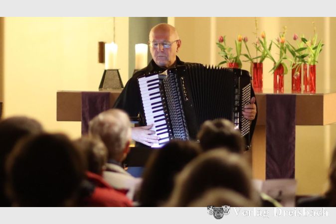 Foto: gus
Alexandre Bytchkov zeigte beim Konzert in der evangelischen Kirche, was in dem Instrument Akkordeon alles steckt.