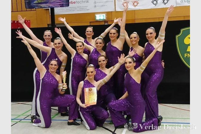 Foto: privat
Die Shakedelics der TSG Eddersheim sind wieder Erste in der Katergorie Showtanz ab 30 Jahre geworden.