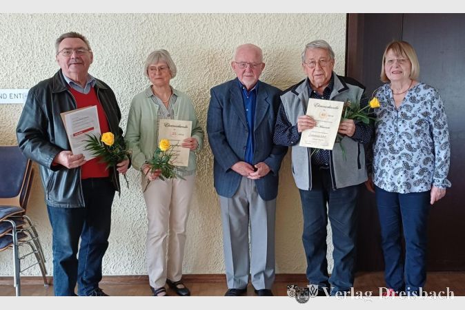 Foto: privat
Ehrungen langjähriger Sängerinnen und Sänger