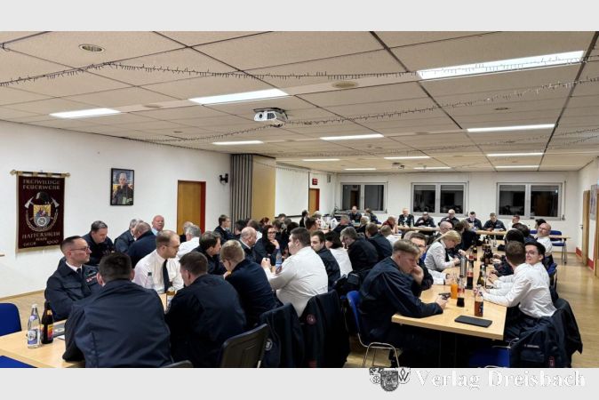 Foto: Feuerwehr Hattersheim
Die diesjährigeJahreshauptversammlung der Hattersheimer Feuerwehren war wieder gut besucht.