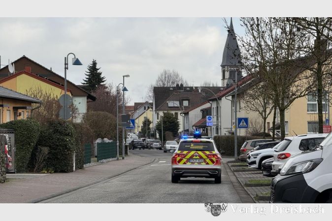 Foto: Feuerwehren Hattersheim
Im Rahmen des Landeswarntags wurden mit drei Lautsprecherfahrzeugen Durchsagen verbreitet.