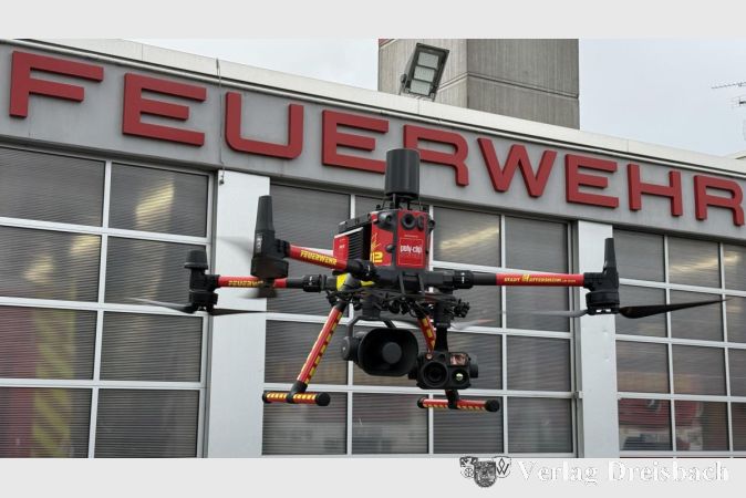 Foto: Feuerwehren Hattersheim
Auch eine Drohne der Feuerwehr mit Lautsprecher kam in Hattersheim zum Einsatz.