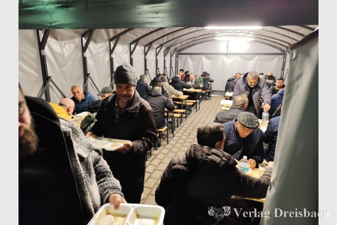 Foto: privat
Geschützt vor widrigem Wetter konnte an jedem Abend das Iftar gemeinschaftlich genossen werden.