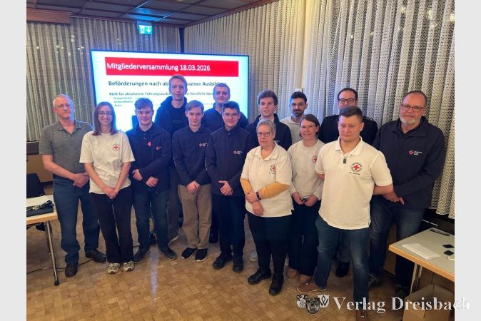 Foto: DRK Kriftel
Beförderungen v.l.n.r.: Rainer Schwebs, Leonie Lieberman, Jacob Clessienne, Soeren Rathmann, Jonathan Clessienne, Henrik Pierschke, Mike Monachino, Melvin Jakobi, Dagmar Lieberman, Matthias Mann, Dr. Isabelle Clessienne, Alexander Schmitt. Martin Teske, Stefan Witt.