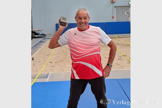 Foto: pm
Eckard Kiel stieß den Fünf-Kilo-Stein in Kalbach elfeinhalb Meter weit.