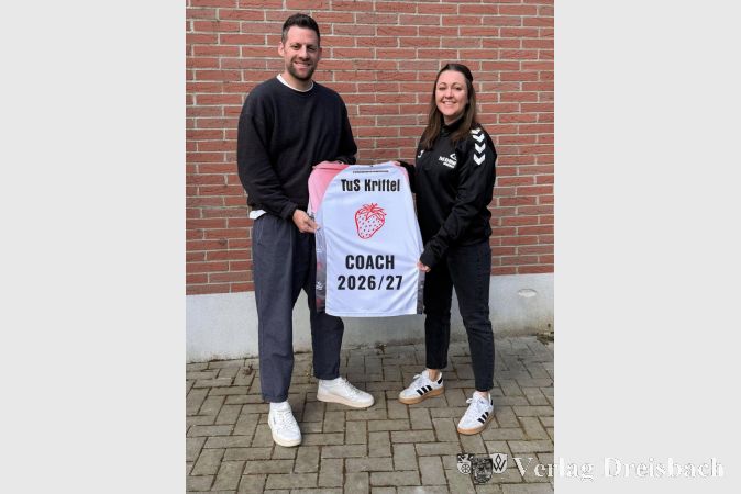 Foto: privat
Damenwartin Caroline Wittek begrüßt den neuen Damen-Trainer Manuel Heilhecker Teixeira schon mit einem passenden Shirt.