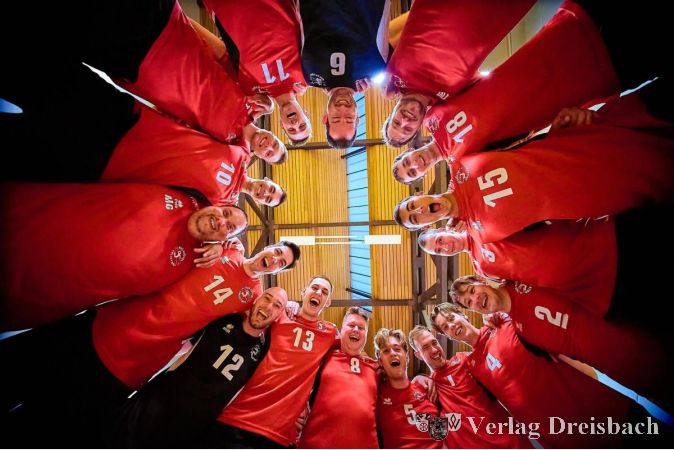 Foto: Gerald Oelze de-Stoppany
Gemeinsam soll das Wunder geschafft werden.