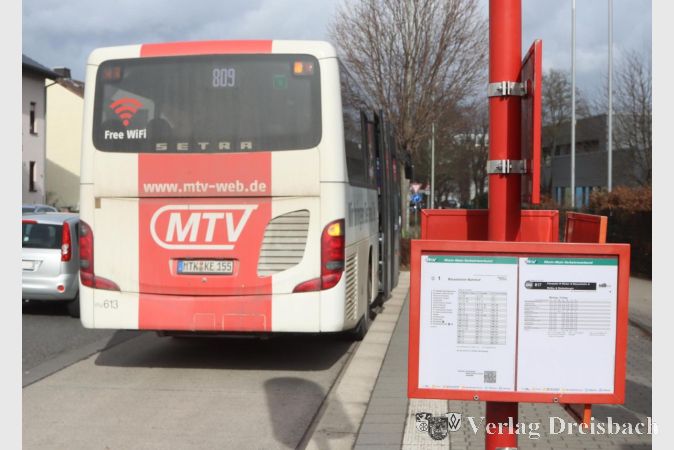 Foto: gus
Der Eigenbetreib betreibt zwar keine eigenen Linienbusse, ist aber dafür zuständig, für ein ordentliches ÖPNV-Angebot in der Stadt zu sorgen, zudem die Haltestellen in Schuss zu halten und barrierefrei umbauen zu lassen.