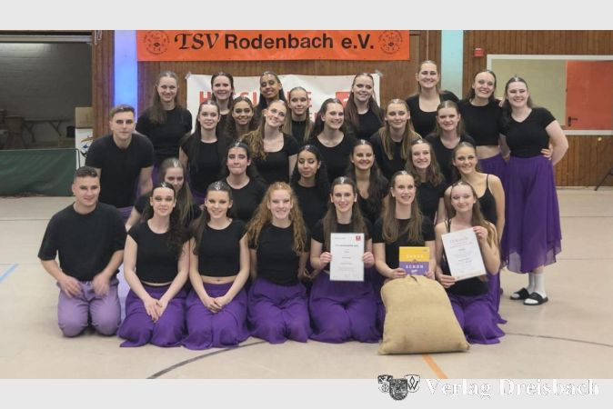 Foto: DJK
Die Gruppe "Zamani" überzeugte mit seiner Darbietung „Break the Silence“ und ist beim Bundesfinale „Rendezvous der Besten“ im Dezember dabei.