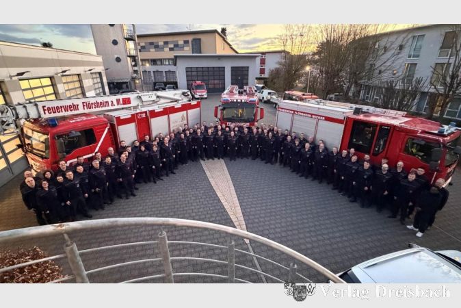 Foto: Feuerwehr
Gruppenfoto der Aktiven der Flörsheimer Feuerwehren.