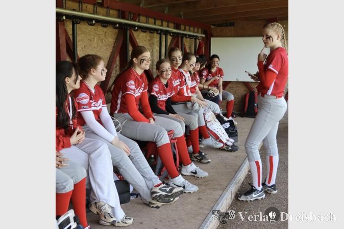 Foto: Redwings
Das Team der U19 Softballerinnen.
