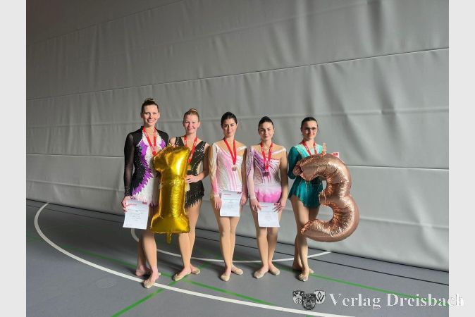 Foto: TuS
Glückliche Gymnastinnen bei den Hessischen Einzelmeisterschaften 2026 Kür (v.l.): Johanna Maak, Johanna Weidner, Luna Bozkurt, Leoni Brdar und Elsa Neuser.