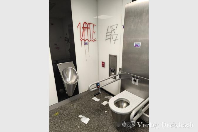 Foto: Gemeinde
Vandalismus in der WC-Anlage am Bahnhof.