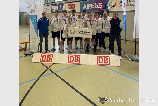 Foto: MTS
Die Main-Taunus-Schule in Hofheim darf sich als beste Schule Deutschlands der männlichen U16 Volleyballer bezeichnen.