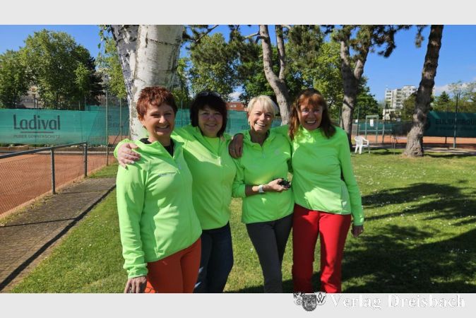 Foto: KTC
Über den gelungenen Saisonstart freuen sich v.l.n.r.: Martina Herrero, Daniela Wisskirchen, Petra Pannes und Ute Walter.