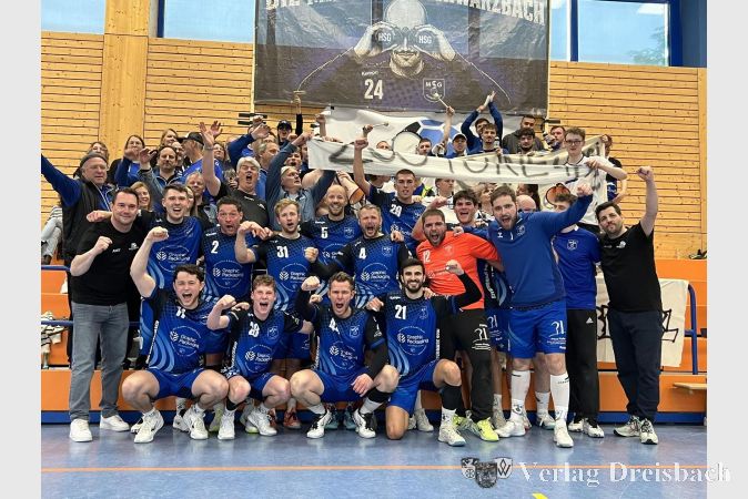 Foto: privat
Großer Jubel: Die MSG mit Fans nach dem letzten Saisonspiel.