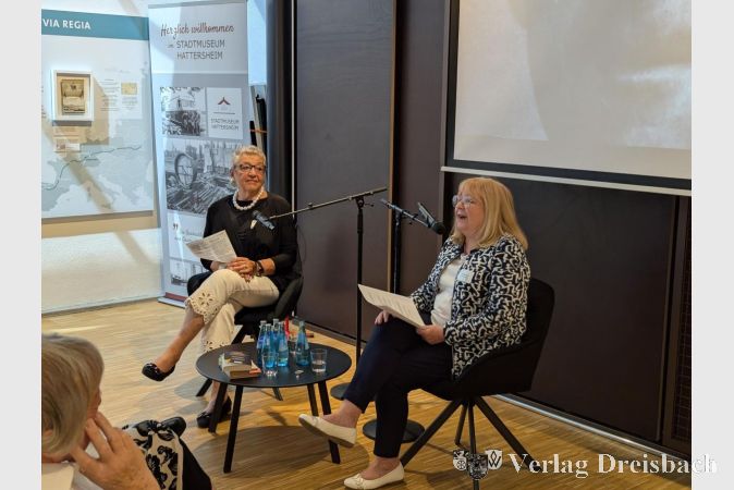 Foto: mpk
Helena Neumann-Dreyling und Silvia Maeder brachten dem Publikum "1984" von George Orwell näher.